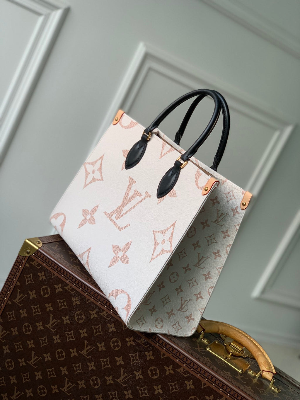 Louis Vuitton OnTheGo MM Tote Bag Monogram Dune Cruise
