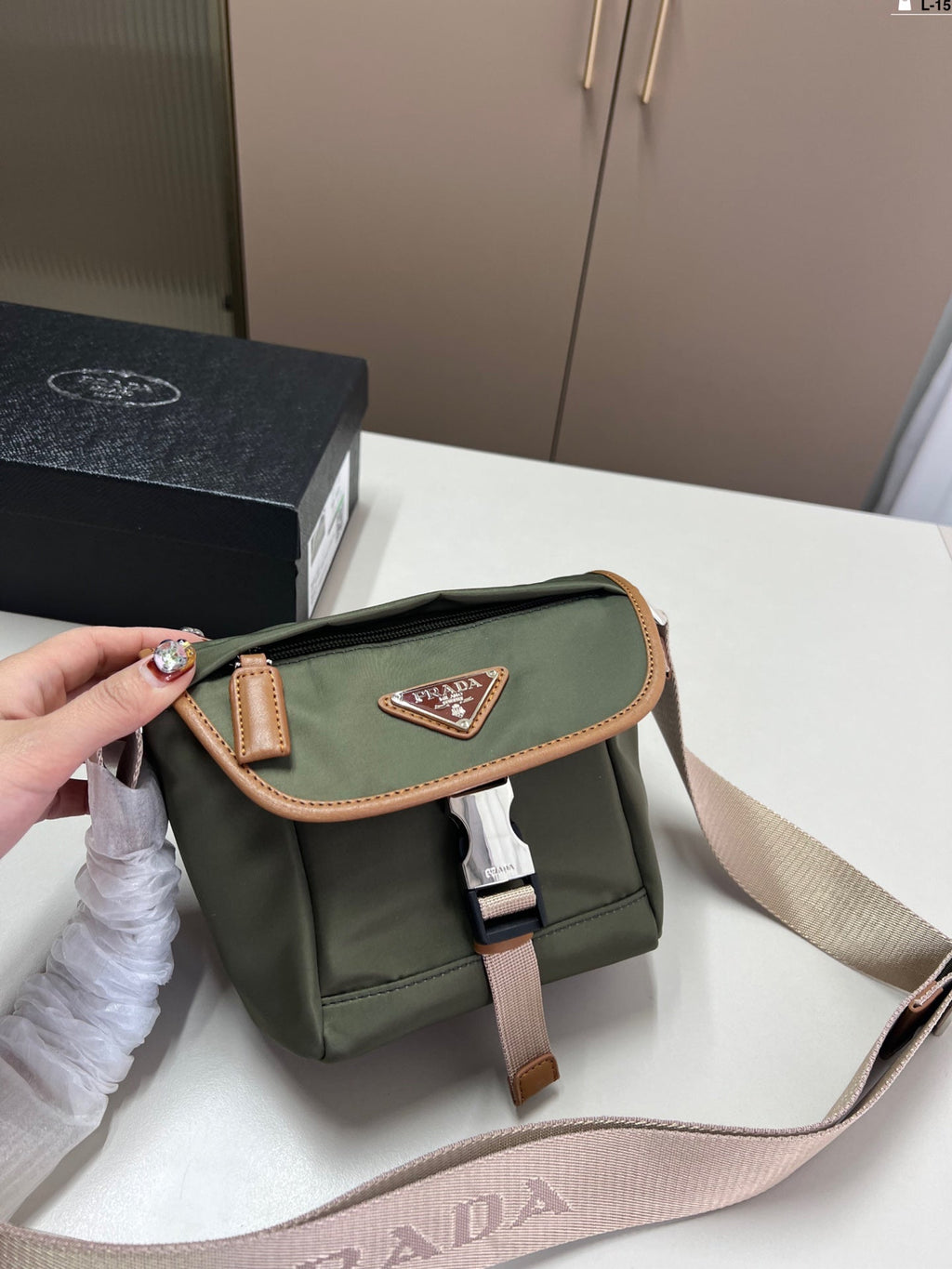 Prada Vintage Messenger Bag Crossbody - Green