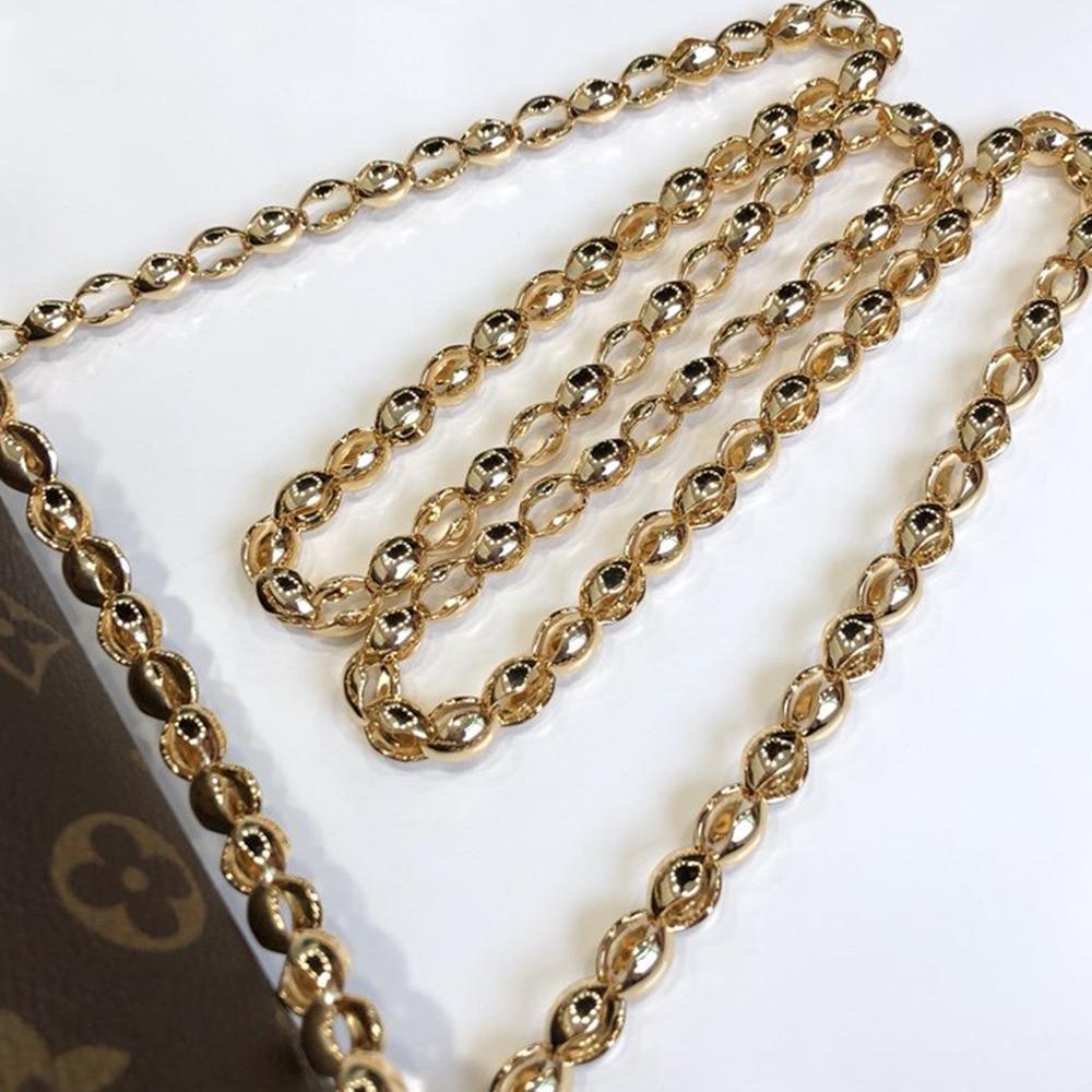 Louis Vuitton Victoire Handbag