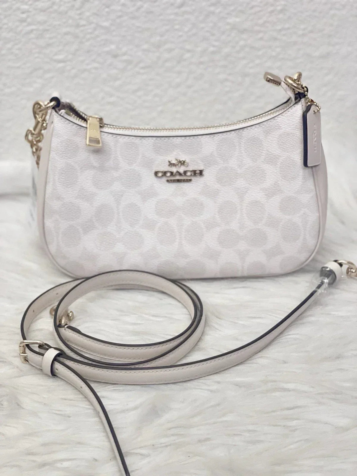 Coach Women's Teri Shoulder Bag Signature Canvas - White/Chalk