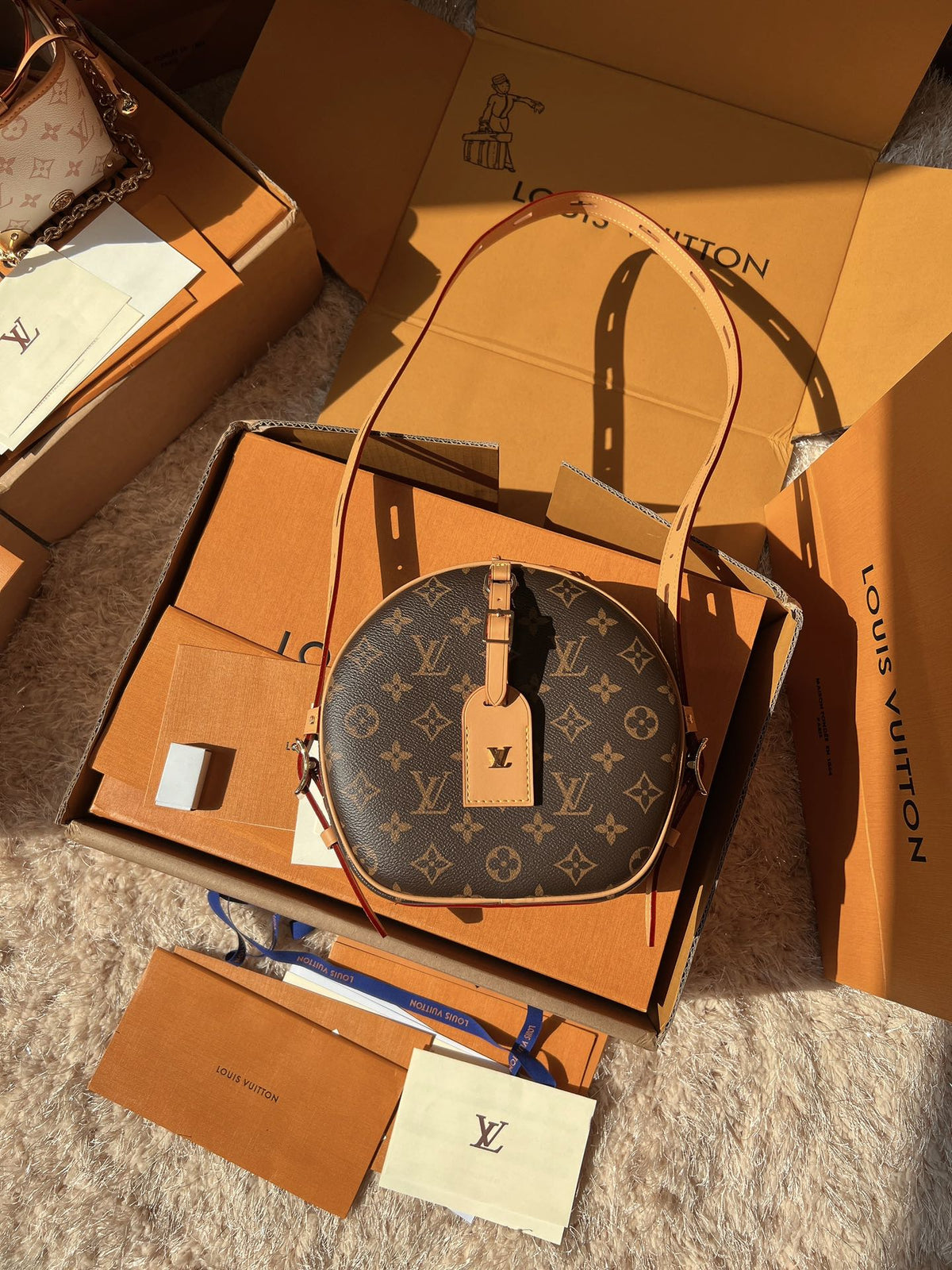 LV Boite Chapeau Souple Monogram Canvas Round Hat Box Bag with Top Handle