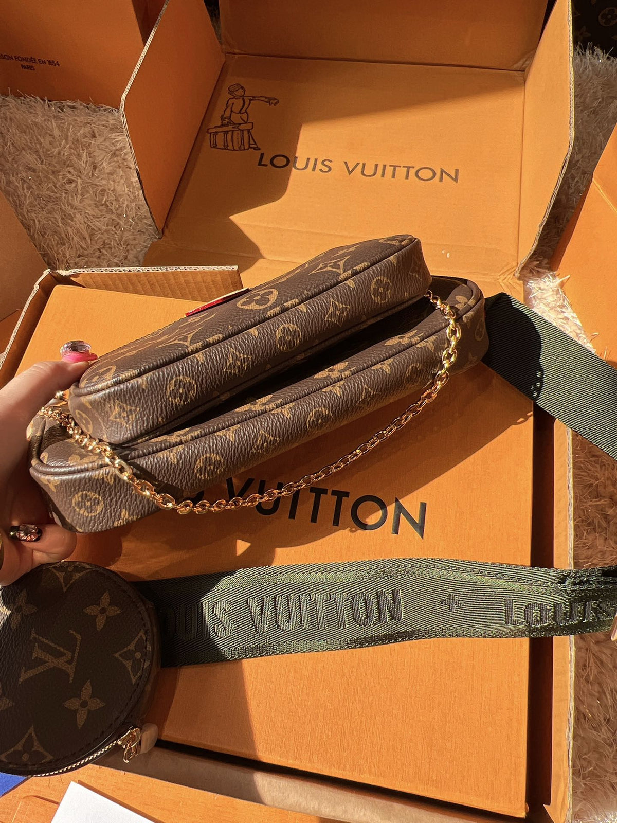 LV Multi Pochette Accessoires Monogram Canvas Crossbody Shoulder Bag with Two Pouches and Round Coin Purse