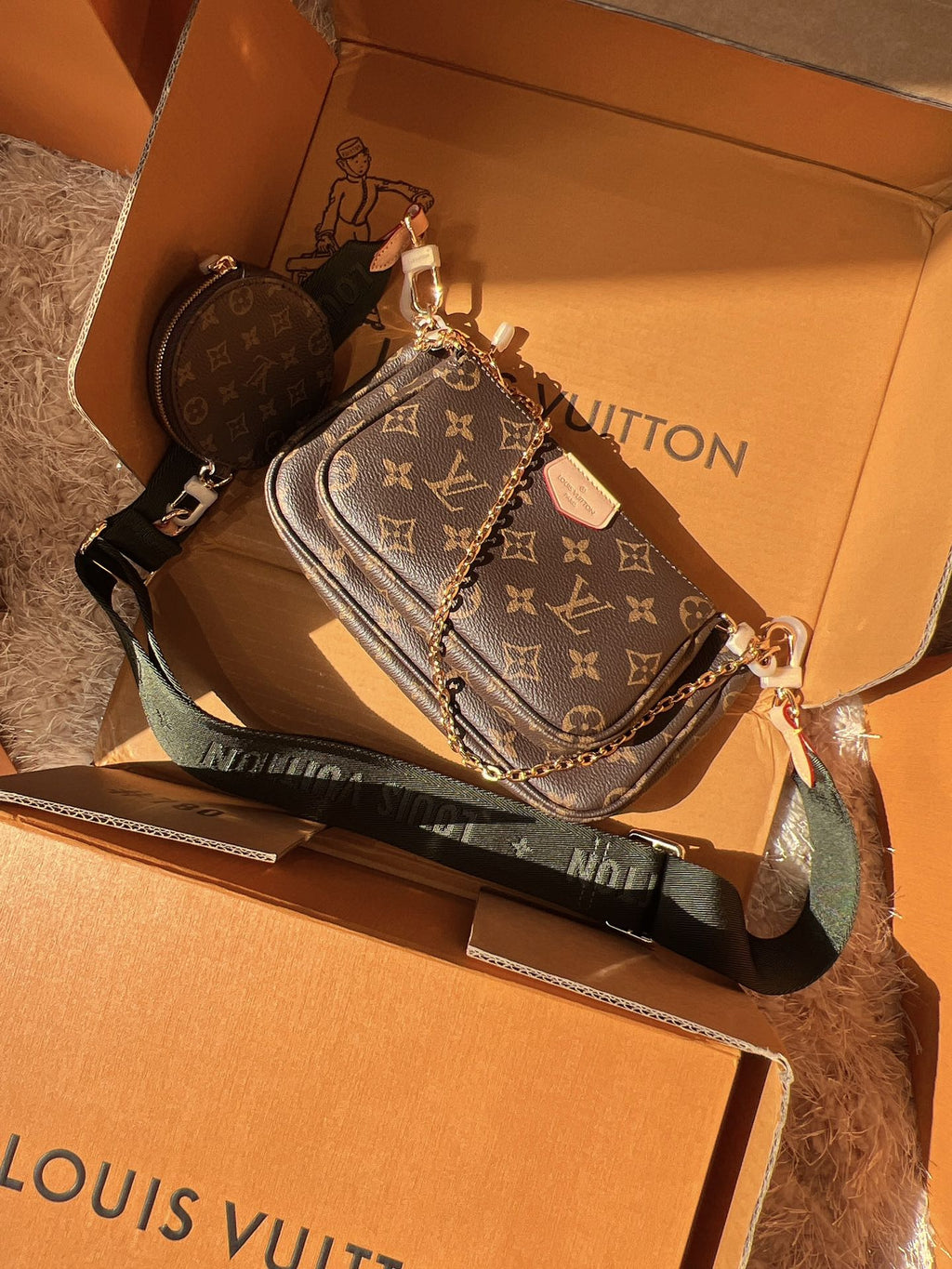 LV Multi Pochette Accessoires Monogram Canvas Crossbody Shoulder Bag with Two Pouches and Round Coin Purse