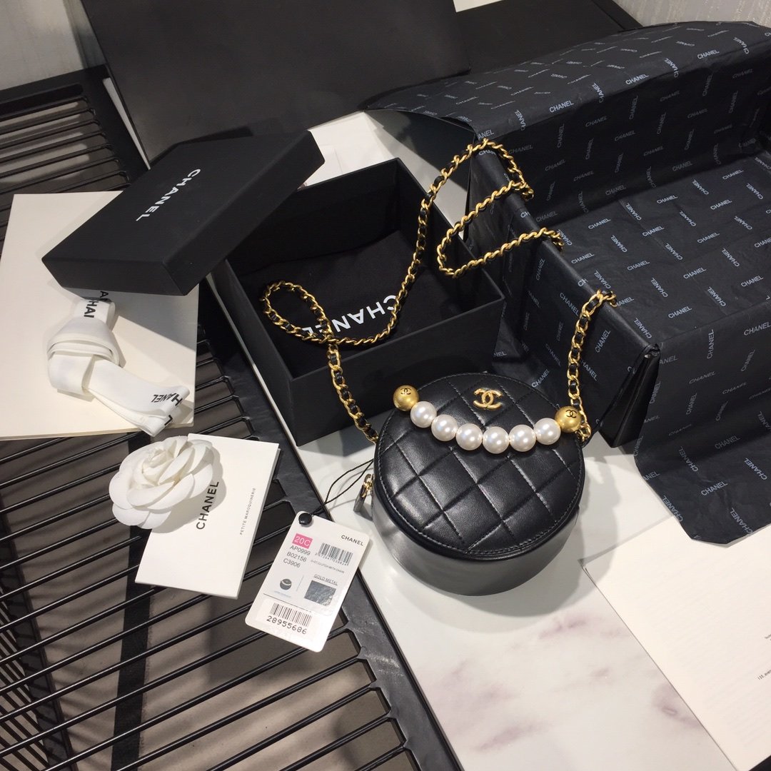 Chanel Pearl Round Clutch with Chain - Black