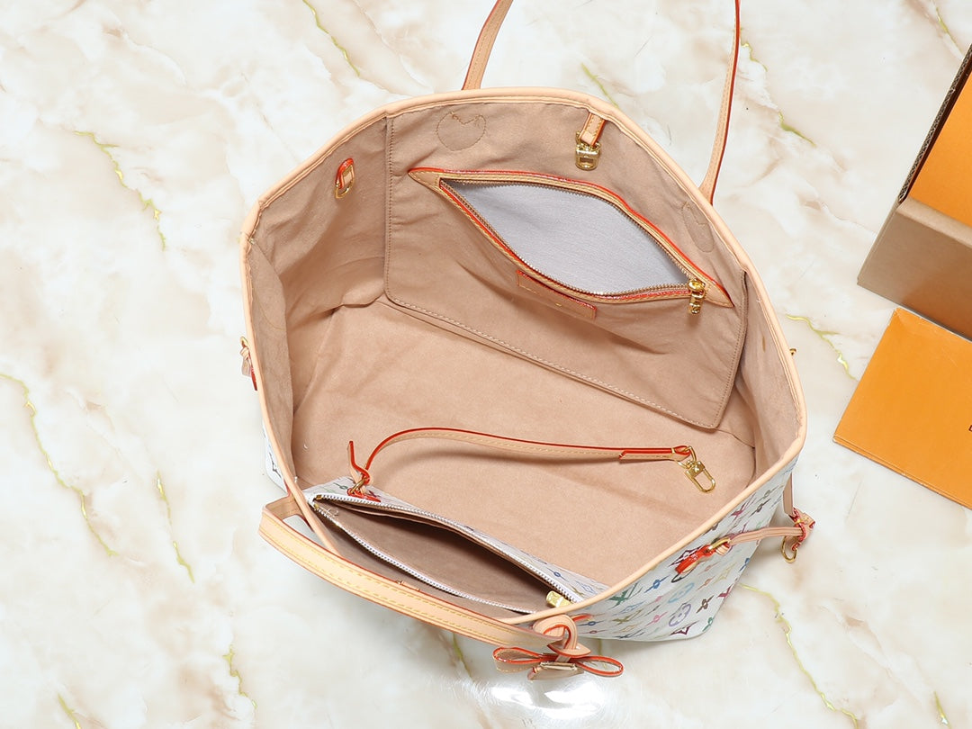 Louis Vuitton LV Neverfull Tote Bag