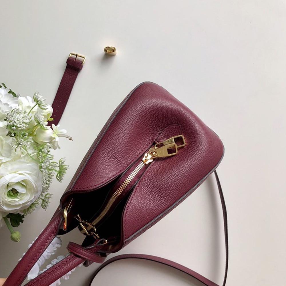 Louis Vuitton Montaigne MM Handbag