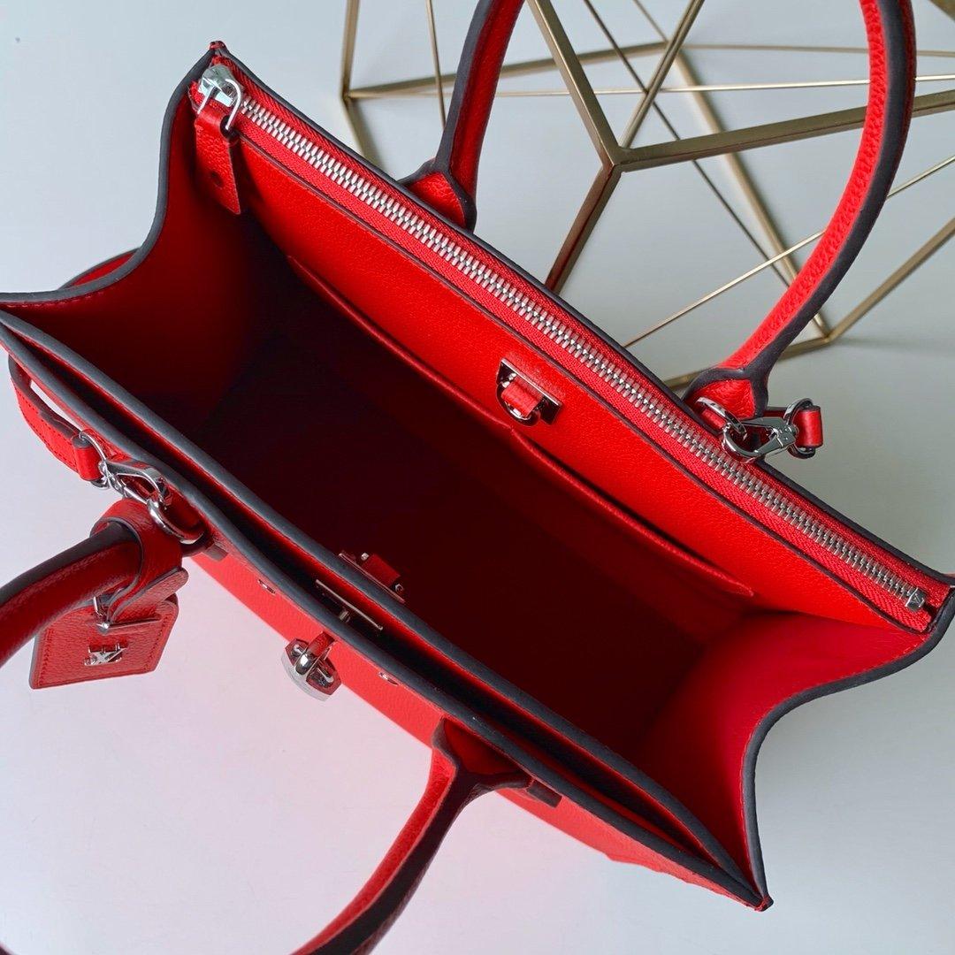 Louis Vuitton City Steamer MM Handbag