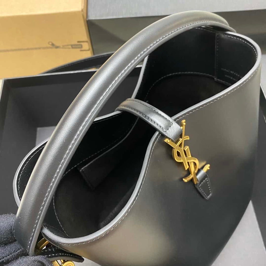 Louis Vuitton New Wave Multi-Pochette Handbag - Black