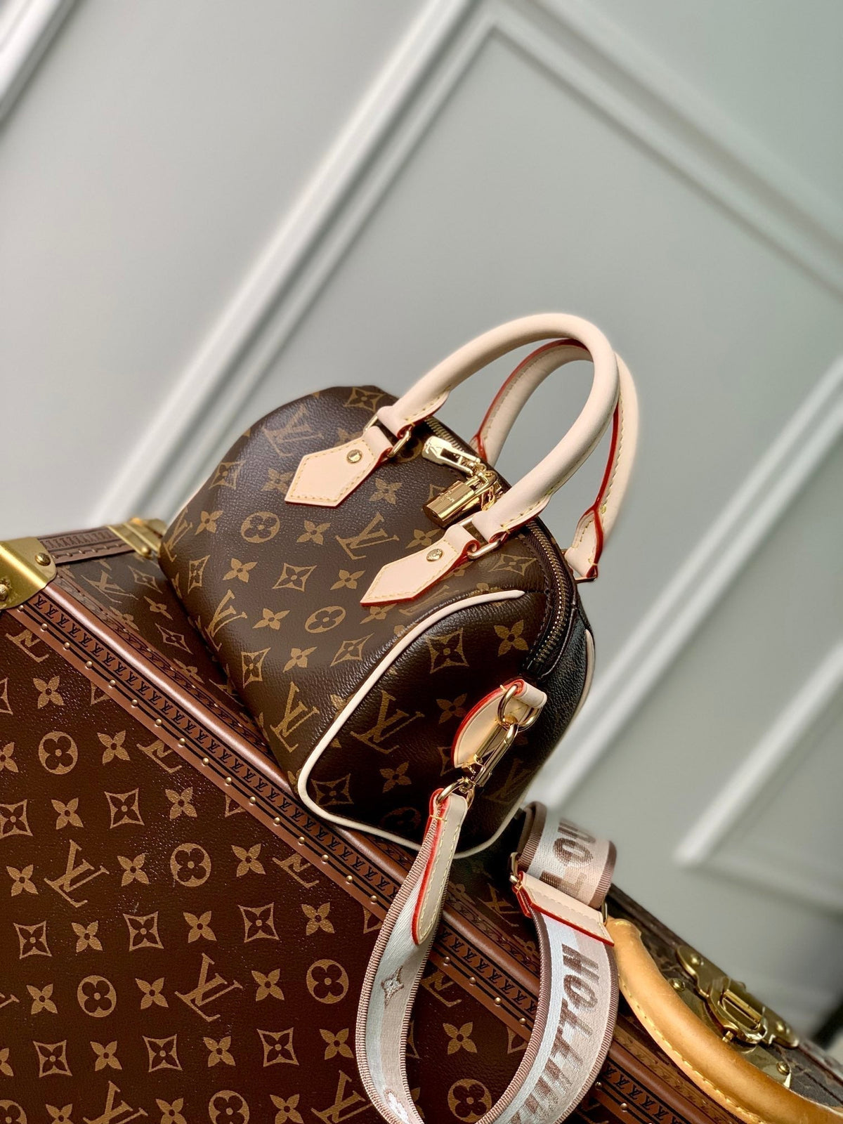 Louis Vuitton Speedy Bandouliere 20 Monogram Beige Strap Handbag