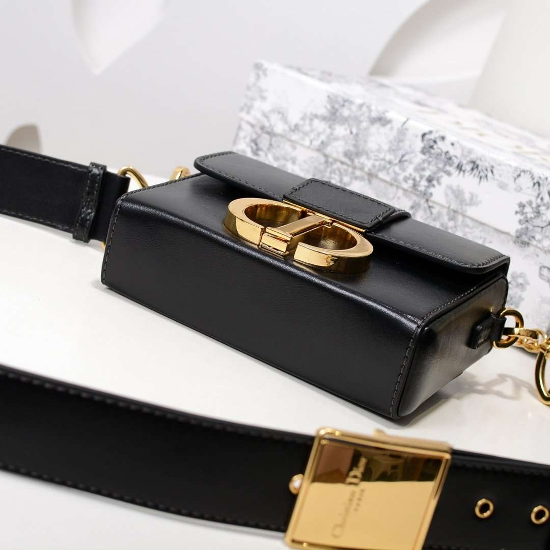 Dior 30 Montaigne Flap Shoulder Crossbody Bag with CD Clasp and Adjustable Leather Strap