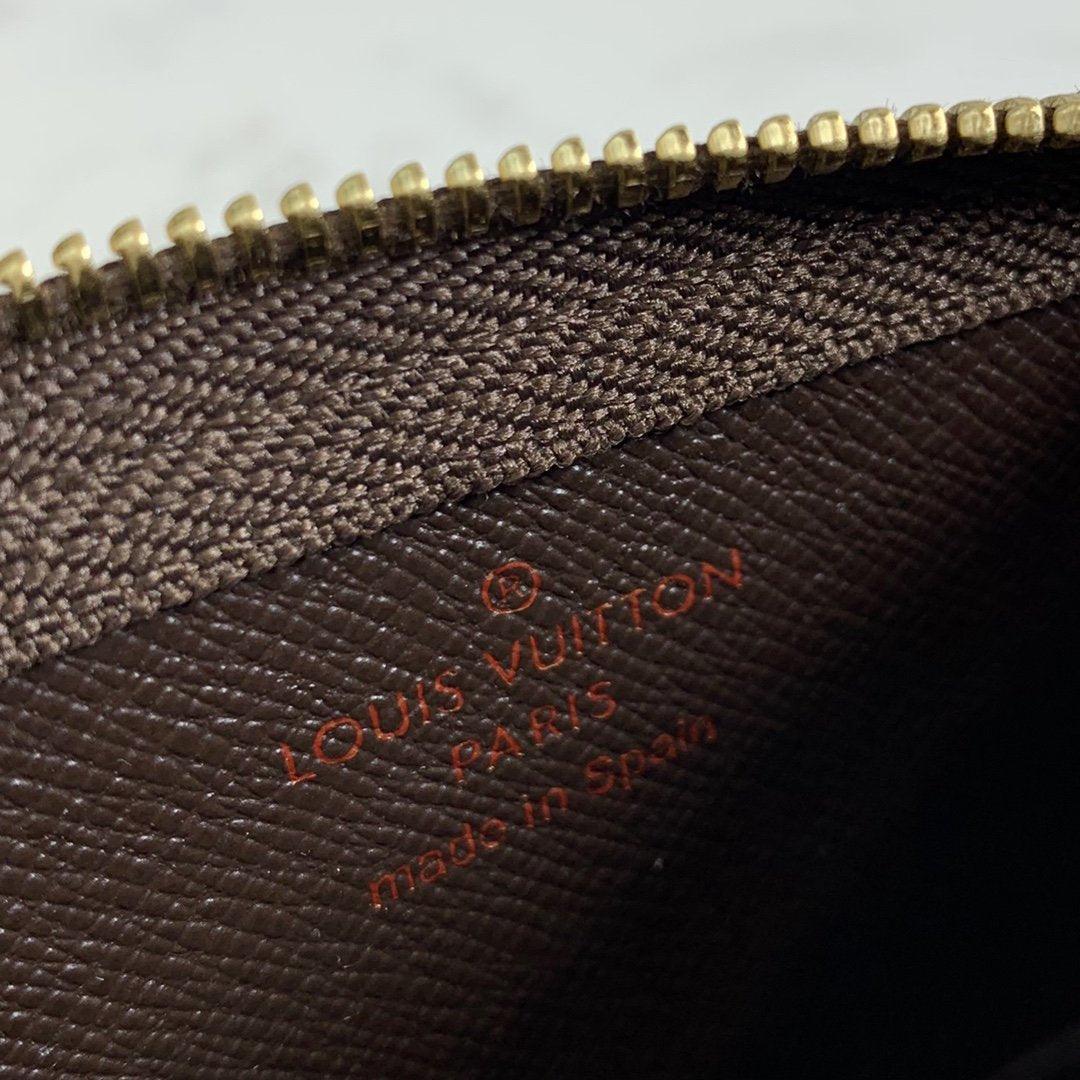 Louis Vuitton Key Pouch Damier Ebene