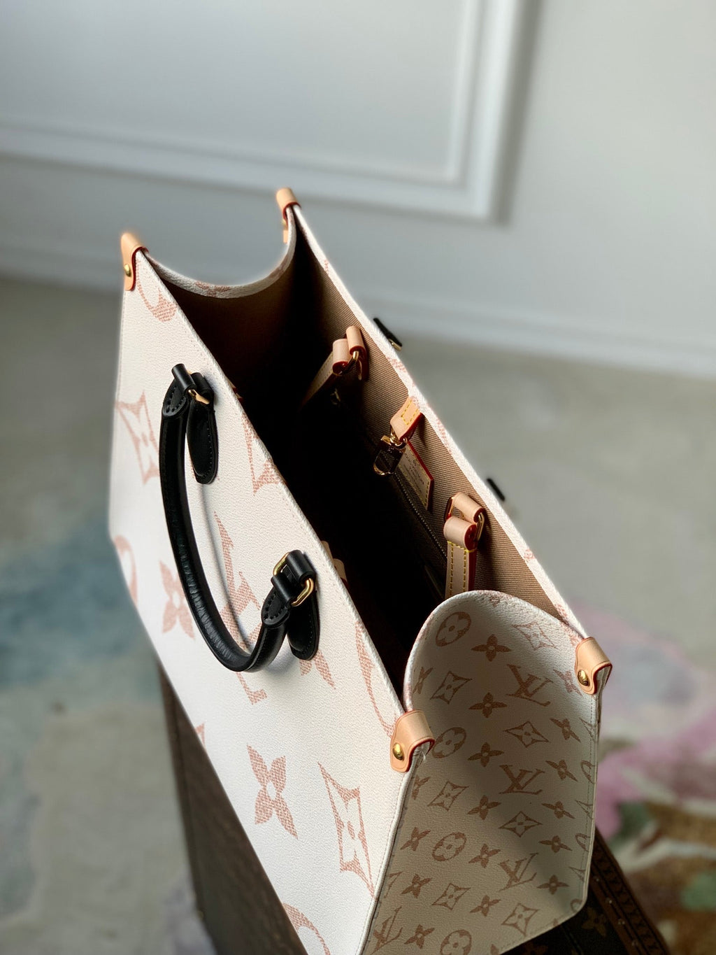 Louis Vuitton OnTheGo MM Tote Bag Monogram Dune Cruise