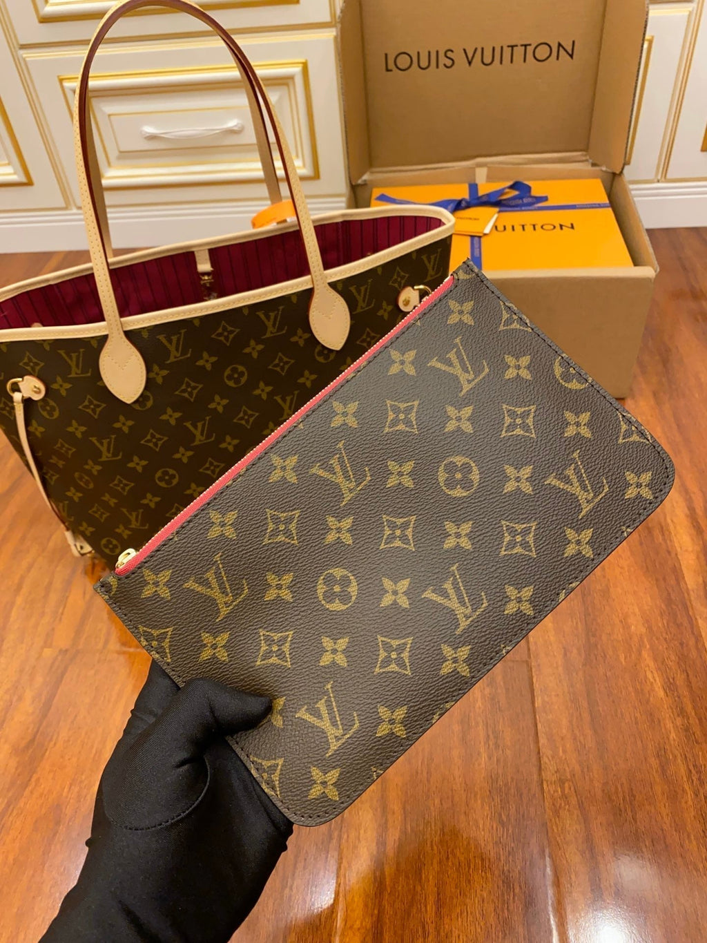 Louis Vuitton Tote Leather Bag - Khaki