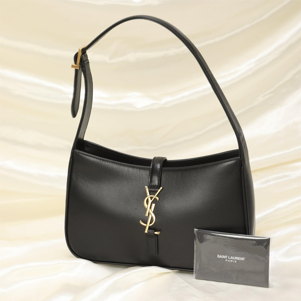 Saint Laurent Le 5 a 7 Hobo Bag in Patent Leather - Black - Women