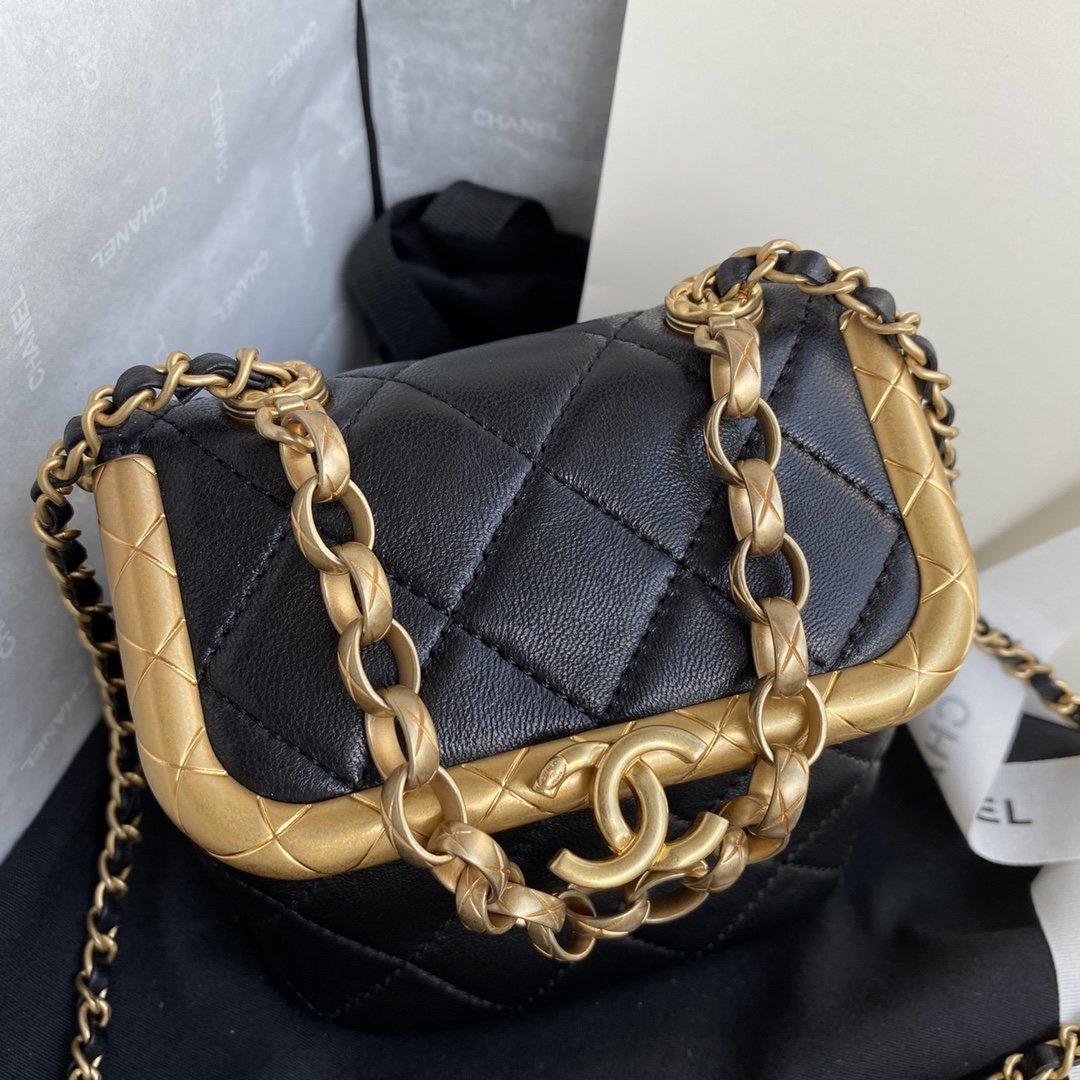 Chanel Small Kiss-Lock Bag - Black