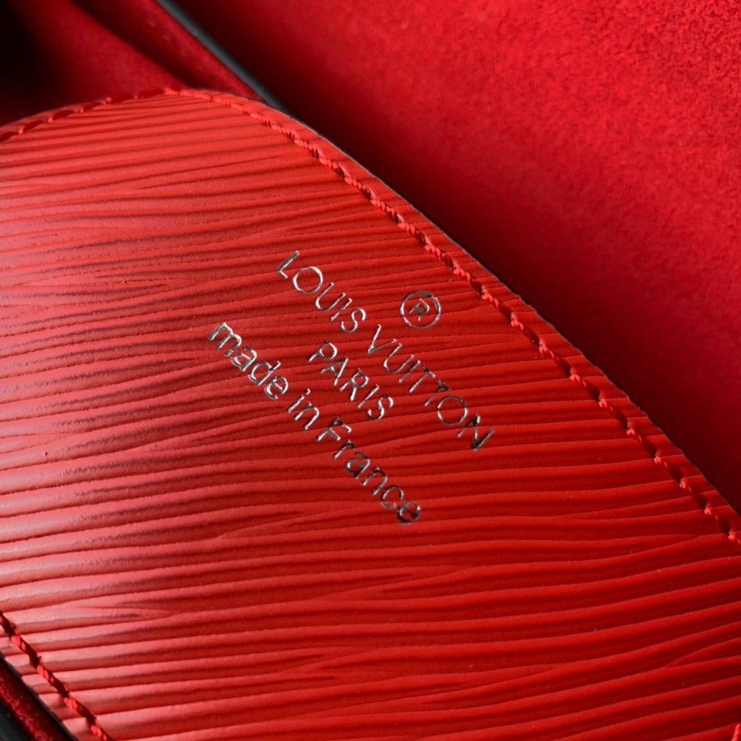 Louis Vuitton Twist MM Handbag - Red