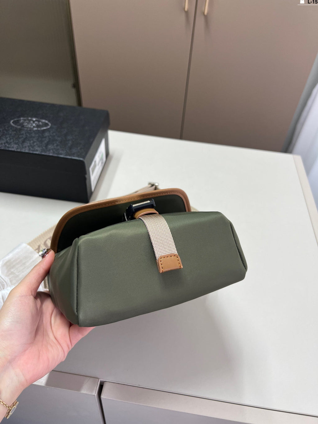 Prada Vintage Messenger Bag Crossbody - Green