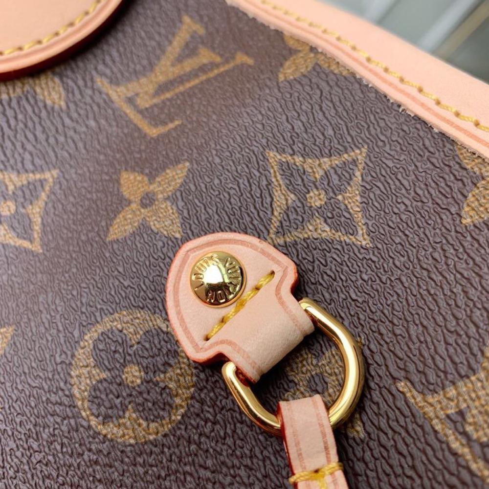 Louis Vuitton Neverfull MM Monogram Canvas Tote Bag