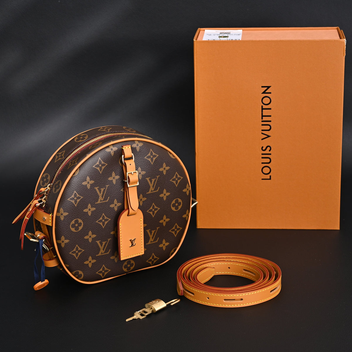 Louis Vuitton Boîte Chapeau Souple MM – Monogram Canvas Crossbody Bag