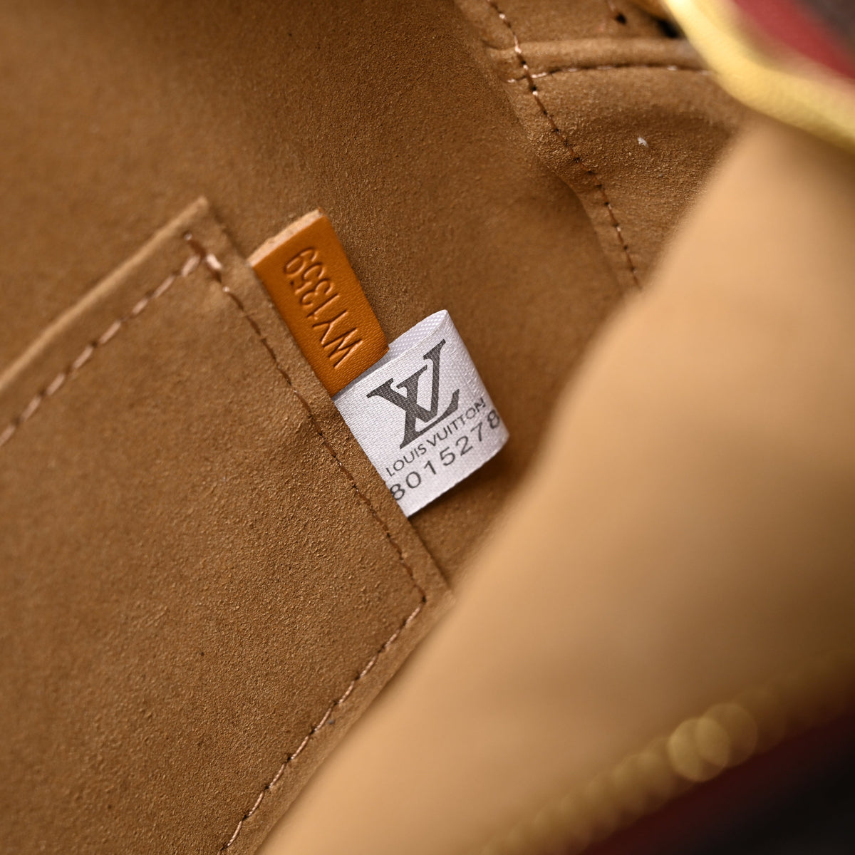 Louis Vuitton Boîte Chapeau Souple MM – Monogram Canvas Crossbody Bag