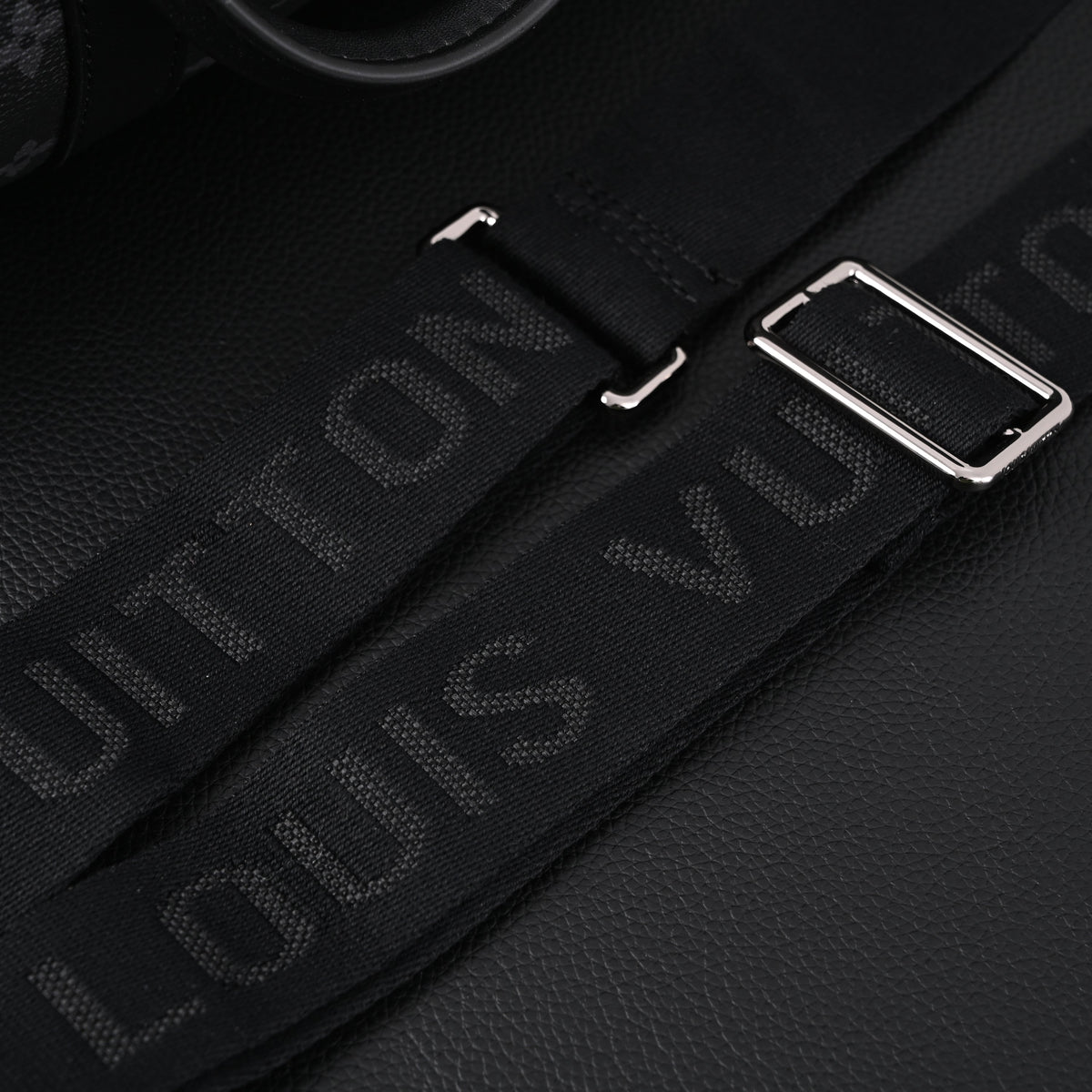 Louis Vuitton Keepall Bandoulière 50 – Monogram Eclipse Canvas Travel Bag