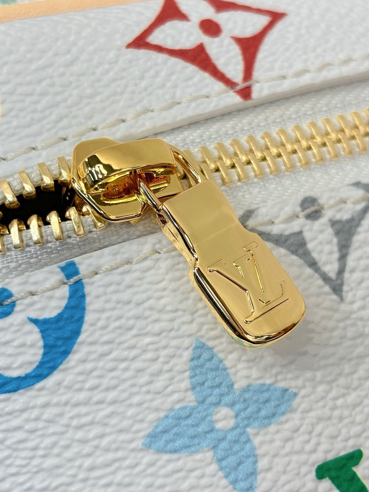 LV x TM Vanity Chain Pouch - Multicolored