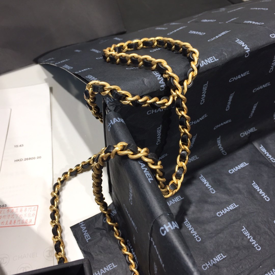 Chanel Pearl Round Clutch with Chain - Black