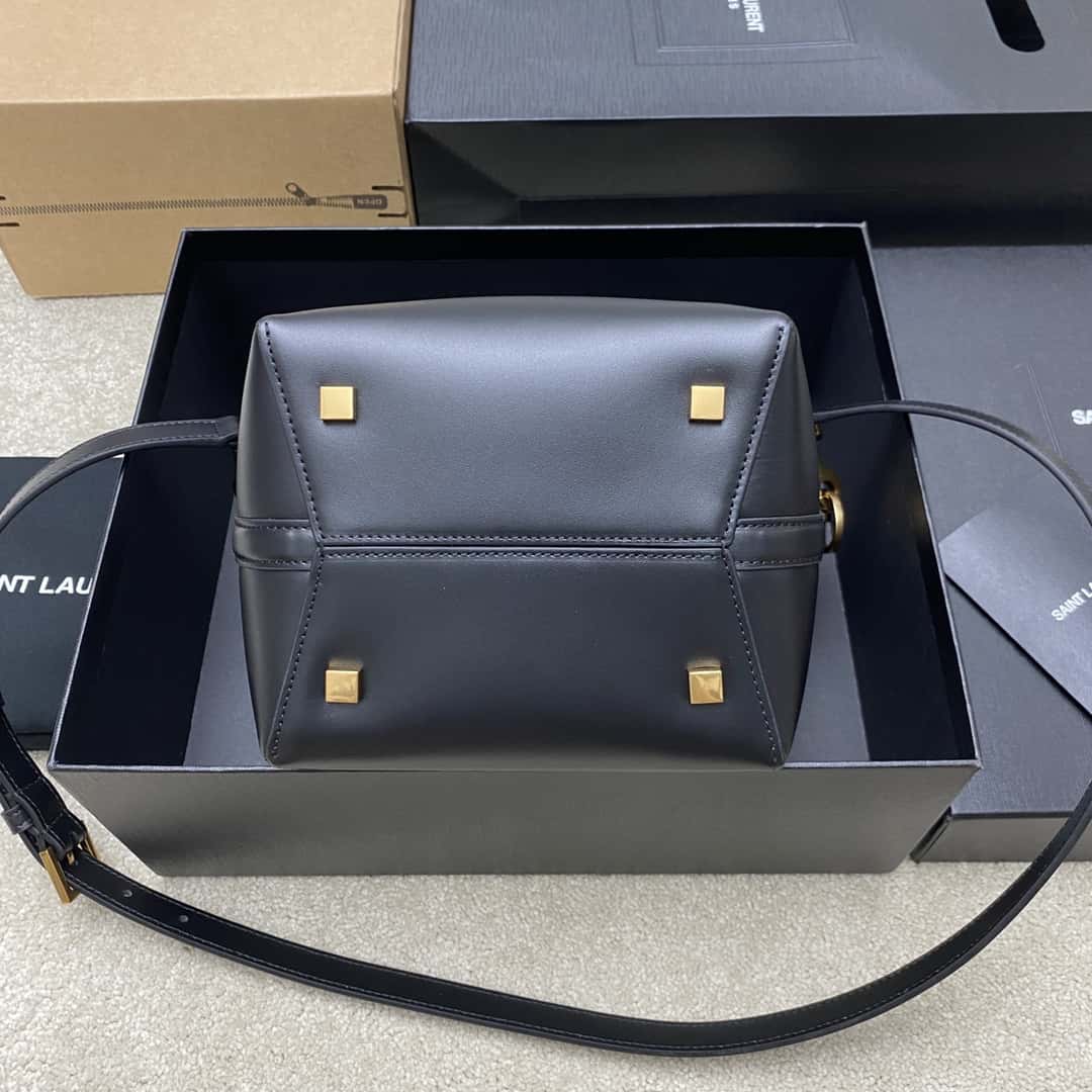 Louis Vuitton New Wave Multi-Pochette Handbag - Black