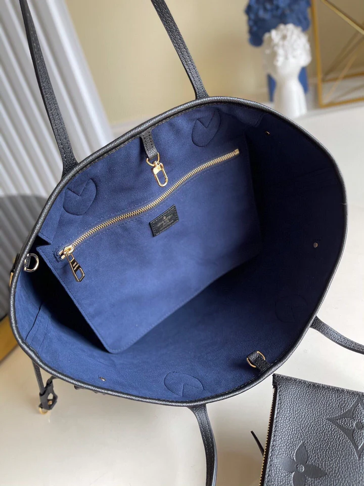 Louis Vuitton Neverfull MM Tote Bag - Black