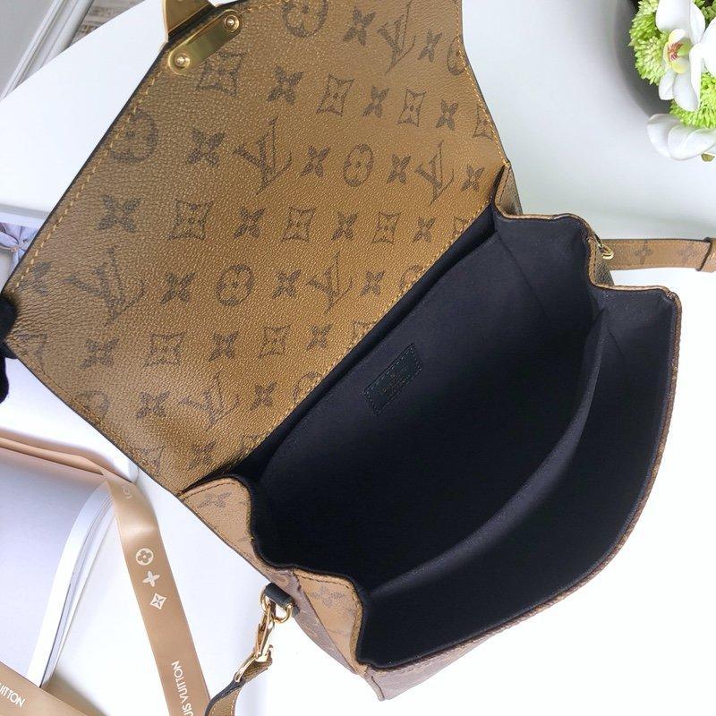 Louis Vuitton Pochette Métis