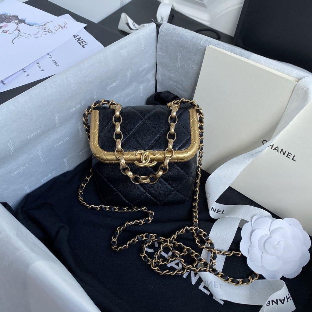 Chanel Small Kiss-Lock Bag - Black