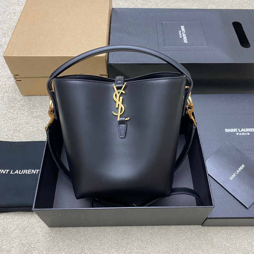 Louis Vuitton New Wave Multi-Pochette Handbag - Black