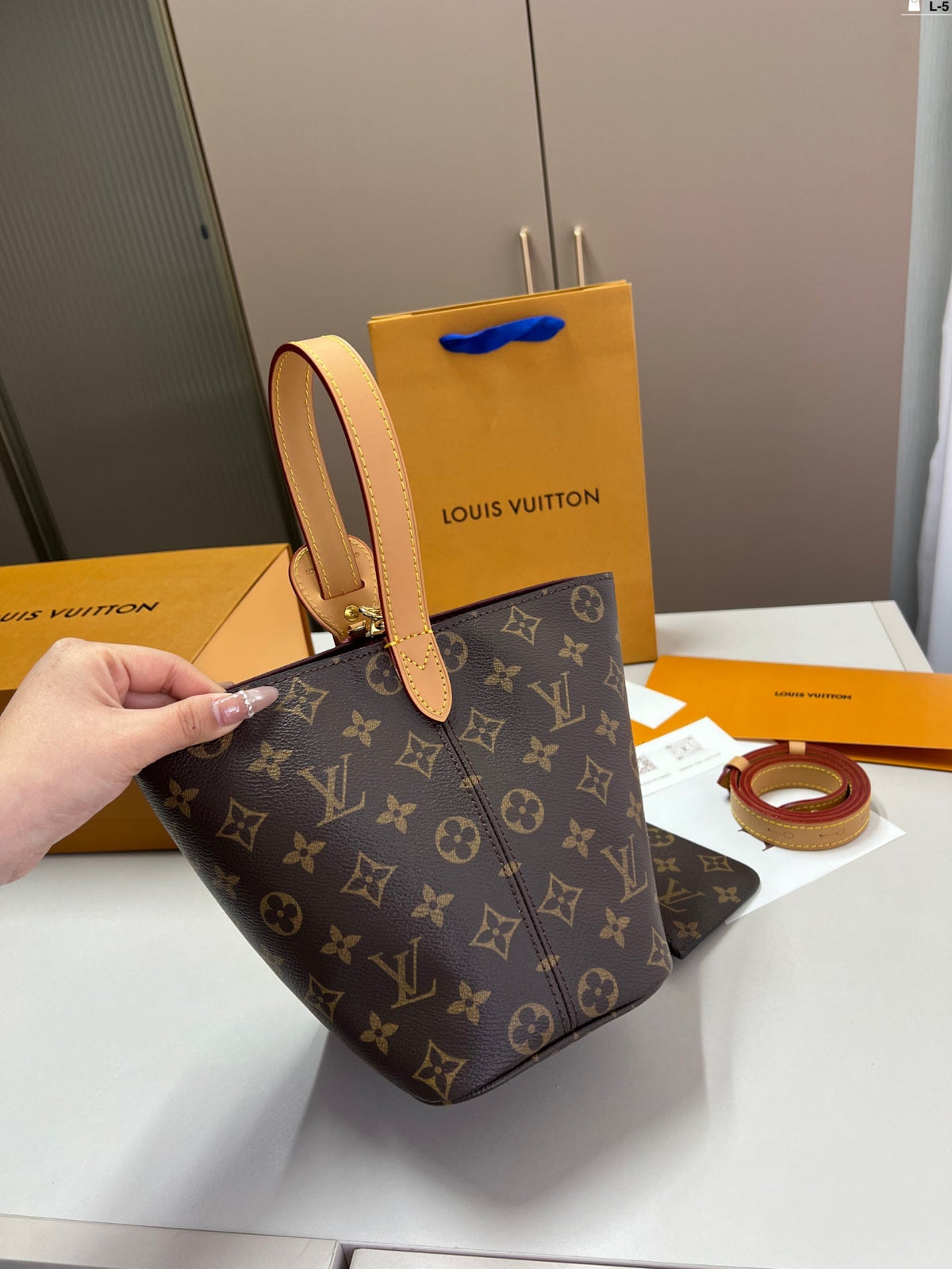 Louis Vuitton LV Vintage Bucket Tote Bag - Brown