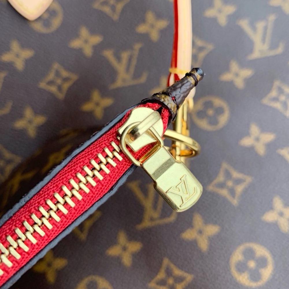 Louis Vuitton Neverfull MM Monogram Canvas Tote Bag