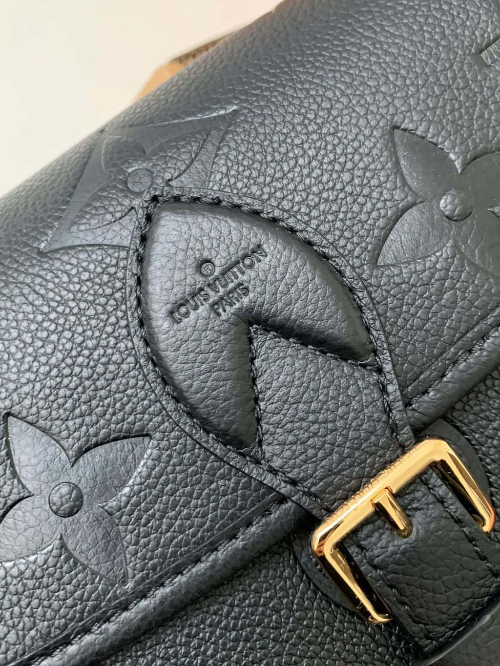 Louis Vuitton LV Diane Handbag - Black