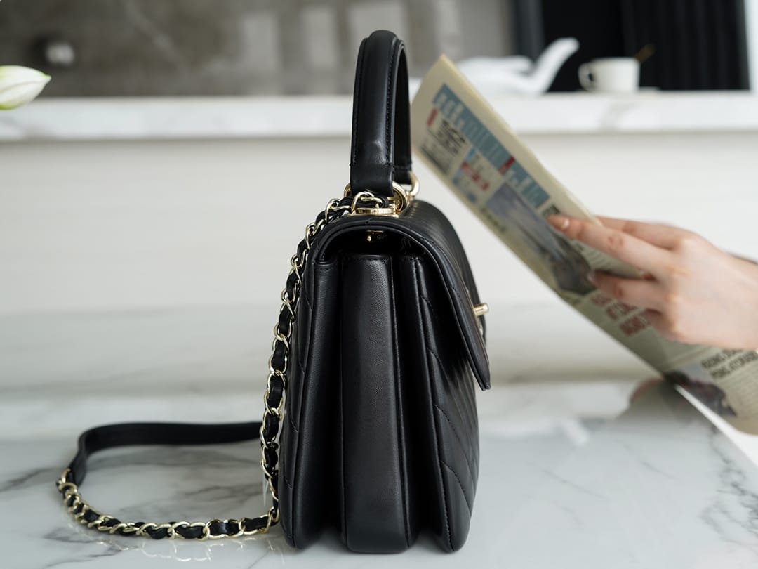 Chanel Trendy CC25 Pre-Owned Medium Chevron Trendy Handbag 25cm - Black